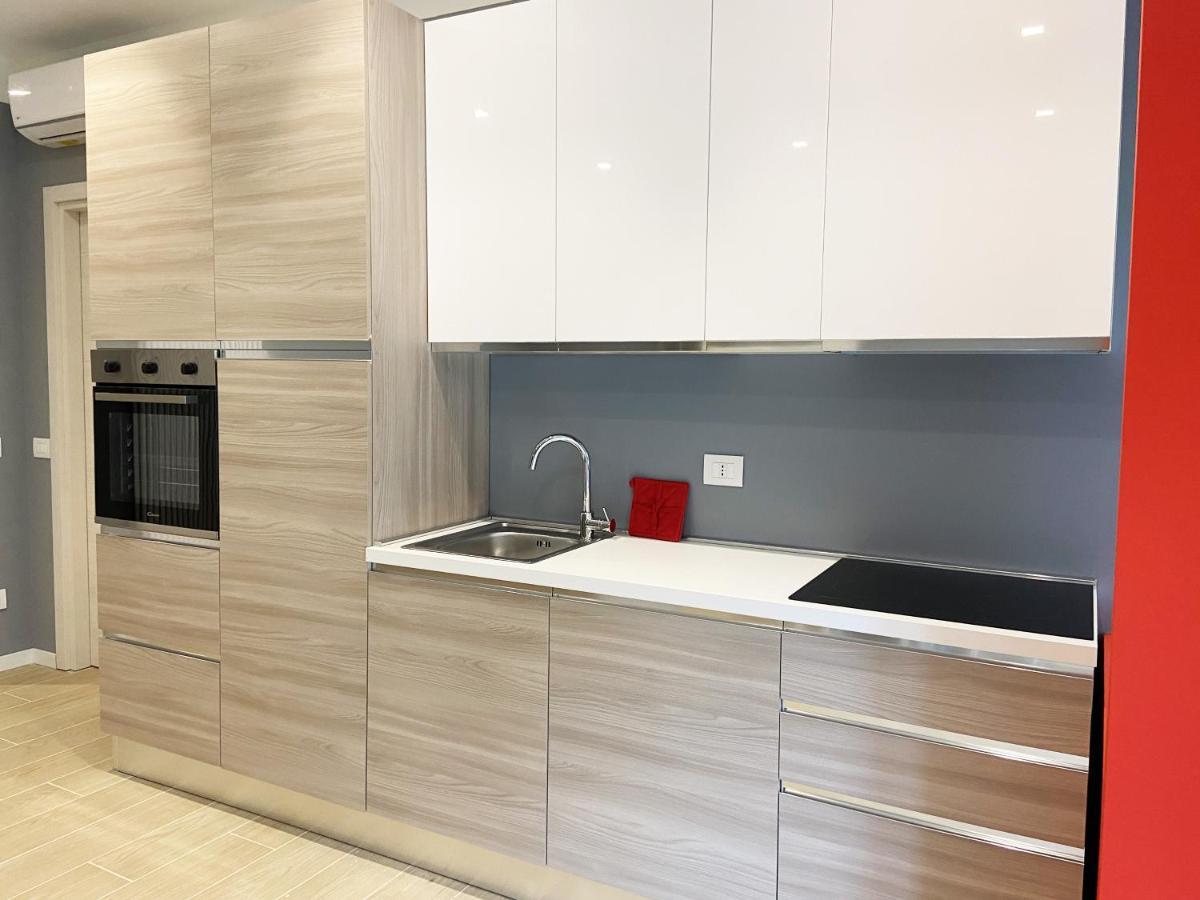 Casa Di Laura Mono E Bilo Di Fronte Ospedale San Raffaele Appartement Segrate Buitenkant foto