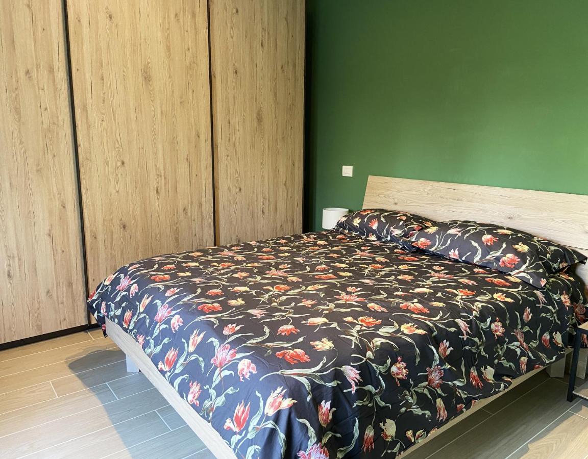 Casa Di Laura Mono E Bilo Di Fronte Ospedale San Raffaele Appartement Segrate Buitenkant foto